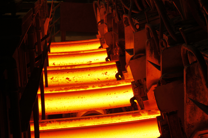 Metalúrgica pagará horas extras por turno de revezamento acima de seis horas